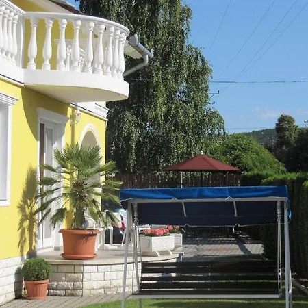 Jaeger Guest house *