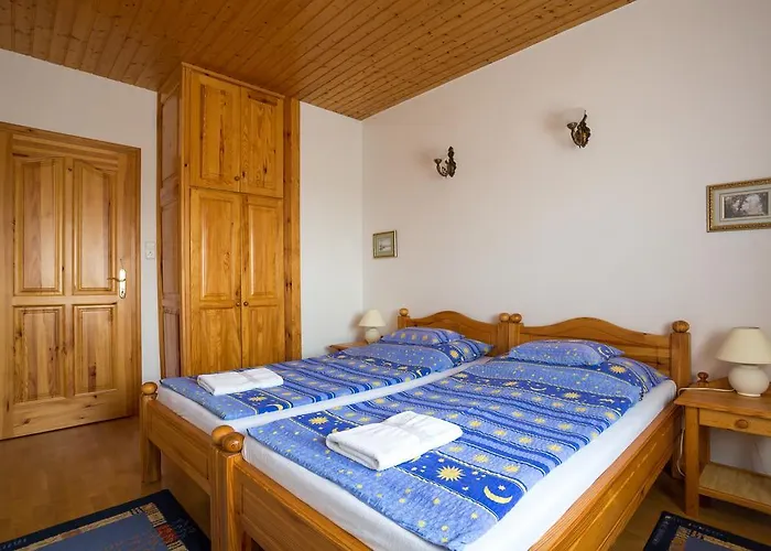 Jaeger בית הארחה 4*