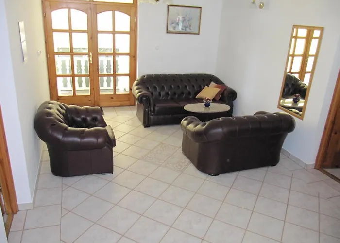 בית הארחה Jaeger פוניארצוושהג'